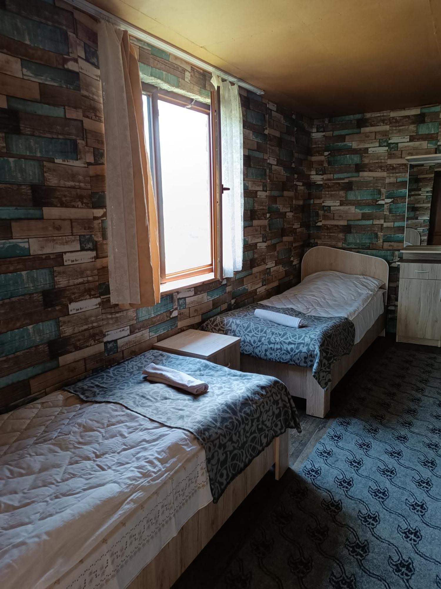 אומלו Nadiani Hostel חדר תמונה