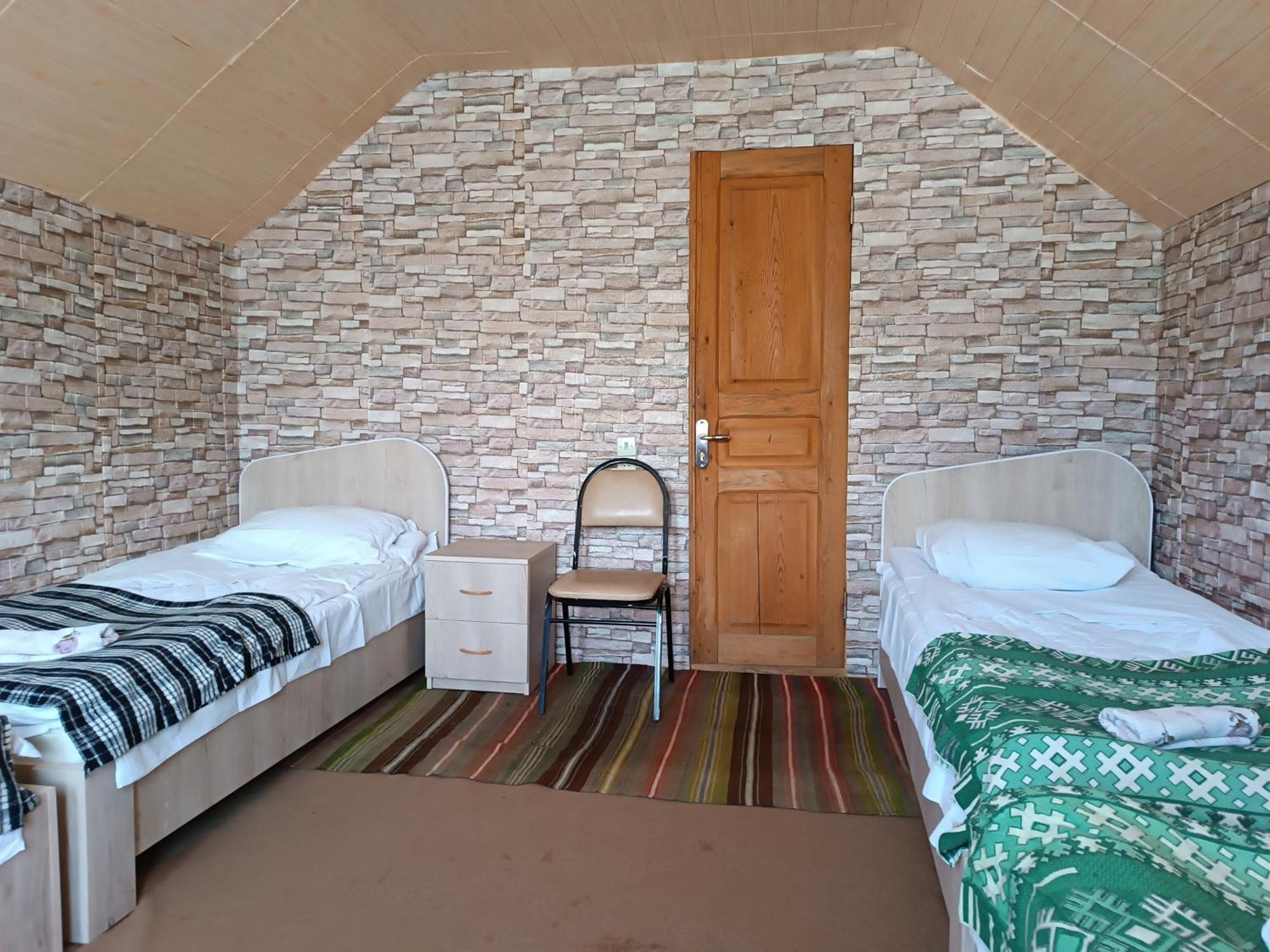 אומלו Nadiani Hostel חדר תמונה