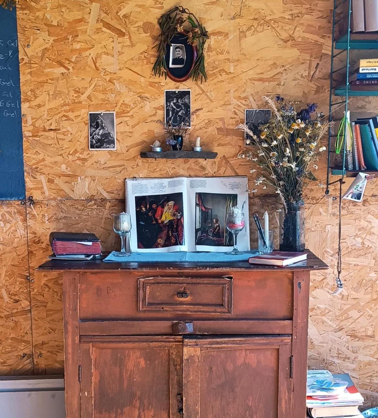 אומלו Nadiani Hostel מראה חיצוני תמונה